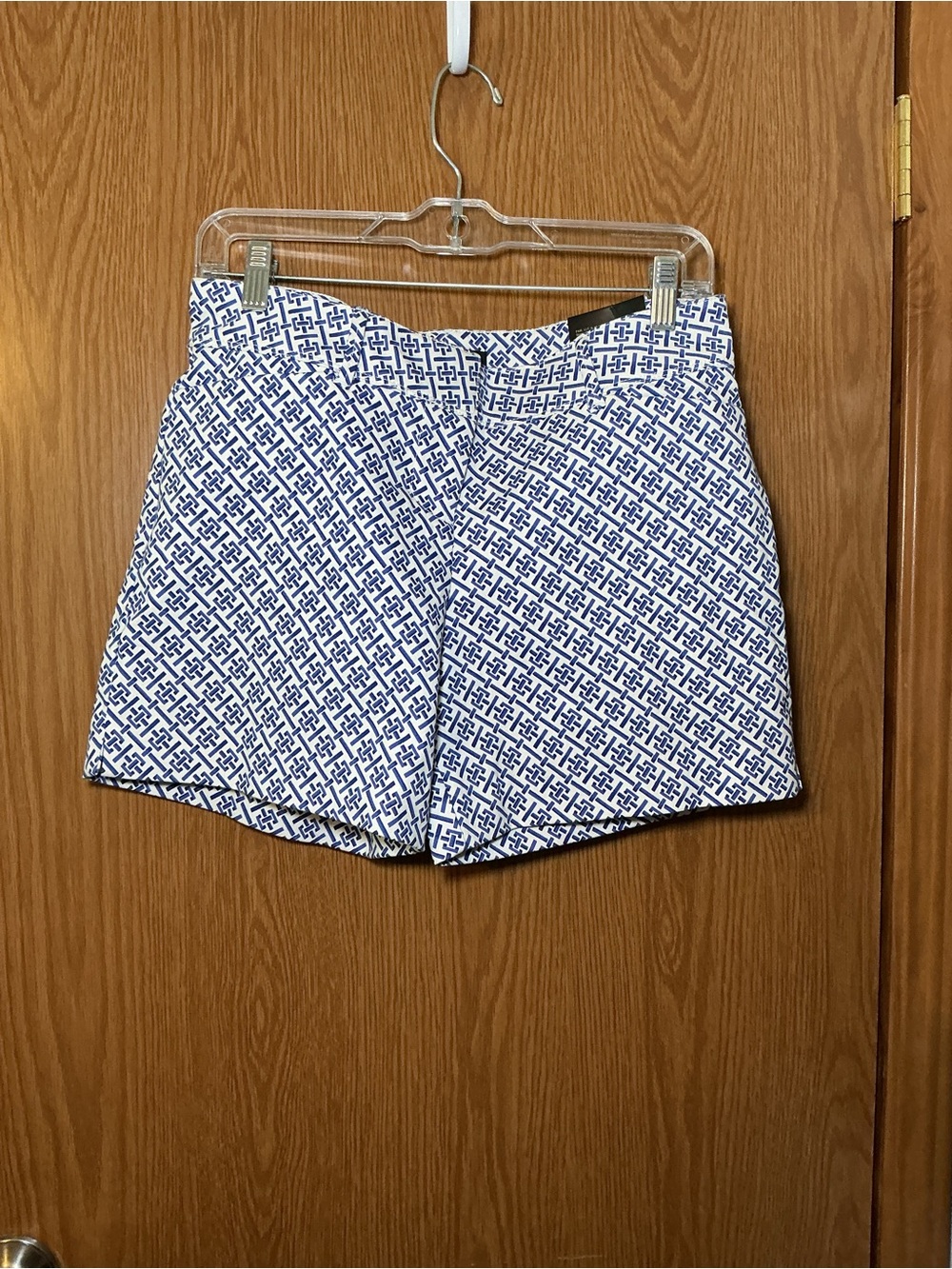 The Limited Blue & White Geometric Print Tailored Shorts Size 4 NWT - Picture 2 of 4